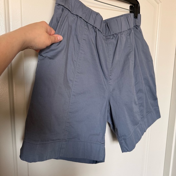 Duluth Trading Company Gray Shorts with elastic stretchy waistband - Picture 4 of 8